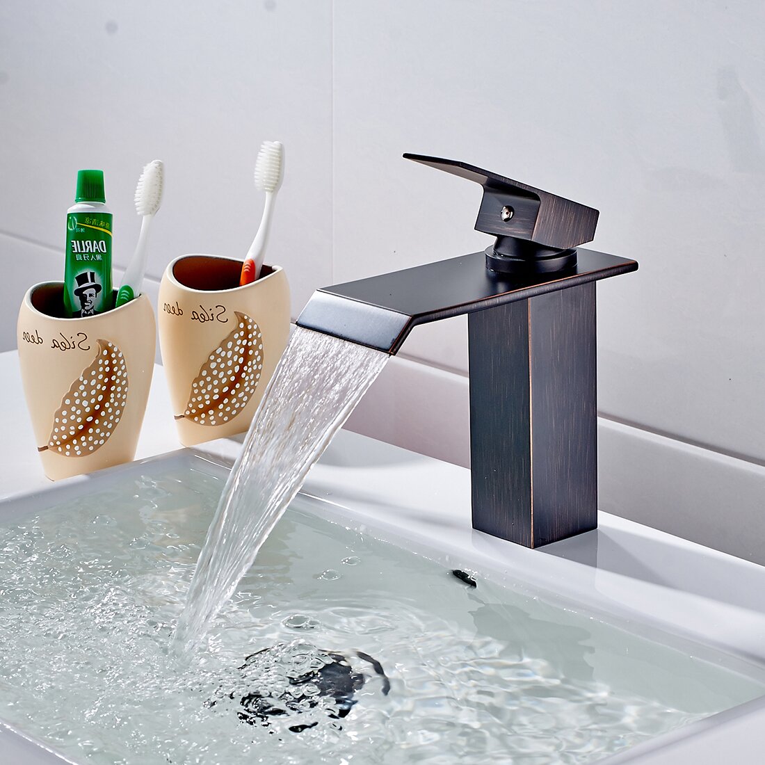Luxus SUS 304 Waschbecken Wasserhahn Mattschwarz Wasserfall Wasserhahn Waschbecken Einhand Waschbecken Wasserhahn